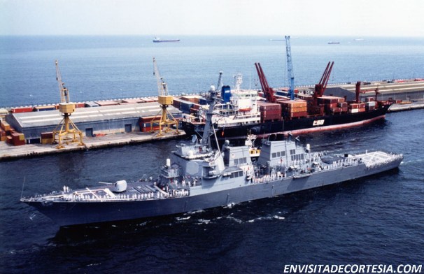 USS Mitscher DDG-57 02