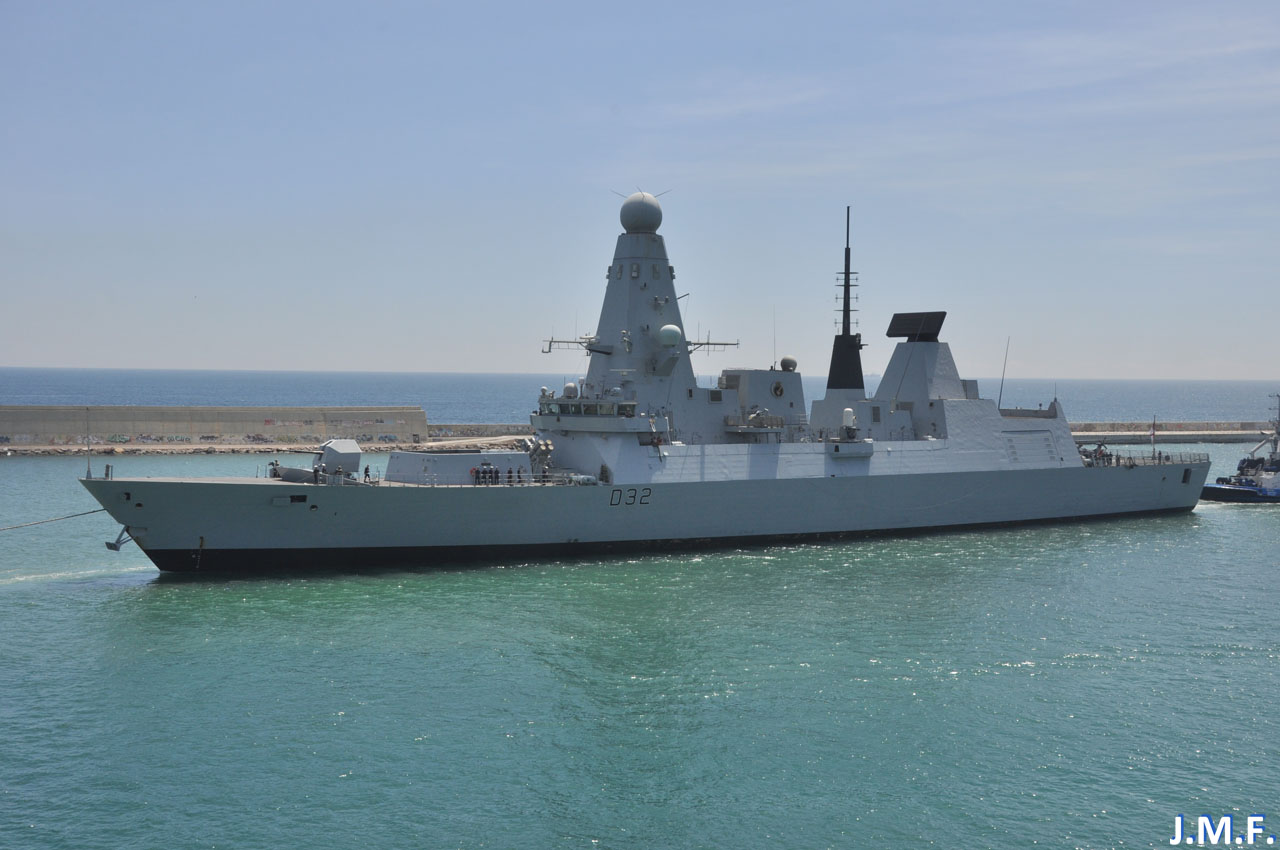 hms-daring-d-32