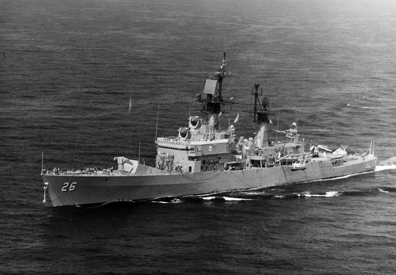 USS Belknap 01