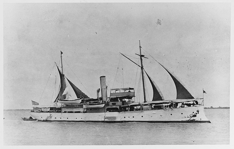 USS Elcano 01