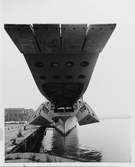 USS Newport LST-1179 02 - NHC