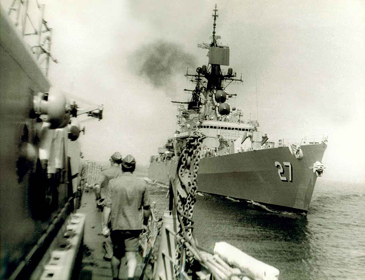 USS Josephus Daniels CG27 06 - 30-07-1976 - NVS