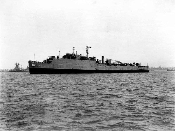 USS Casa Grande LSD13 - WK