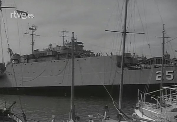 USS San Marcos LSD25 02 - FE