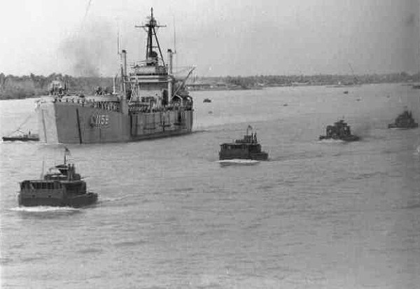 USS Tom Green County LST1159 05 - WK