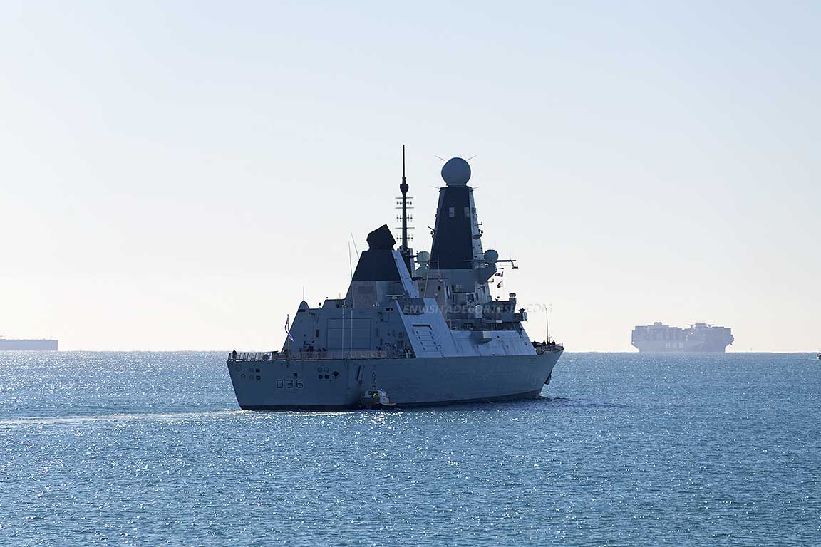 HMS Defender D36 04 - 01-12-2021 - ACV