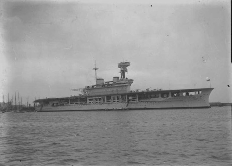 Efeméride: 3 de abril de 1930 – portaaviones «HMS&nbsp;Eagle»