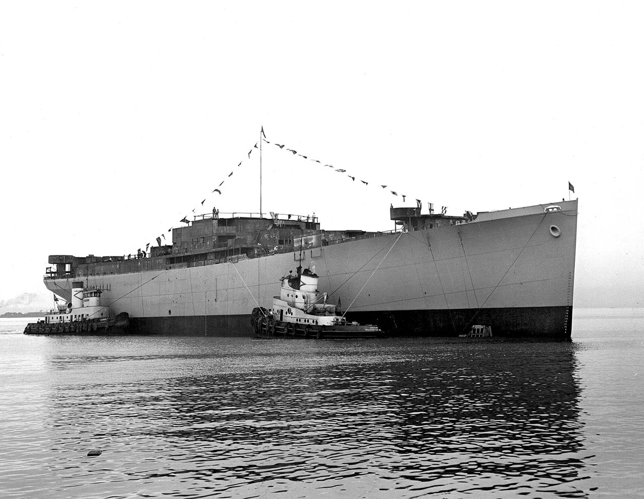USS Queens 03